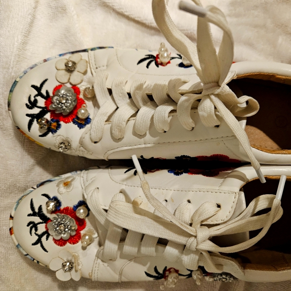 White Embellished Wildflower Fashion Sneakers Low Top Floral Pearls/Sequins EU 3